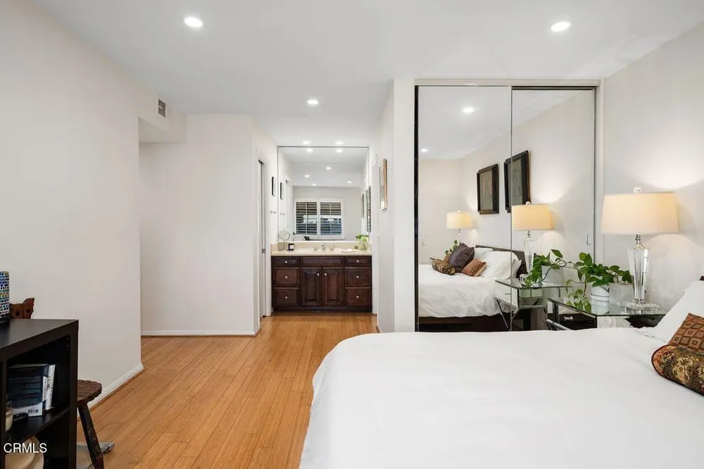 227 S Madison Ave, Pasadena, CA 91101