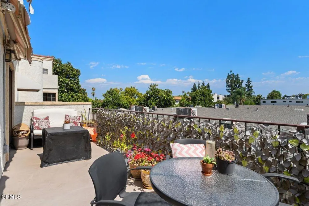 227 S Madison Ave, Pasadena, CA 91101