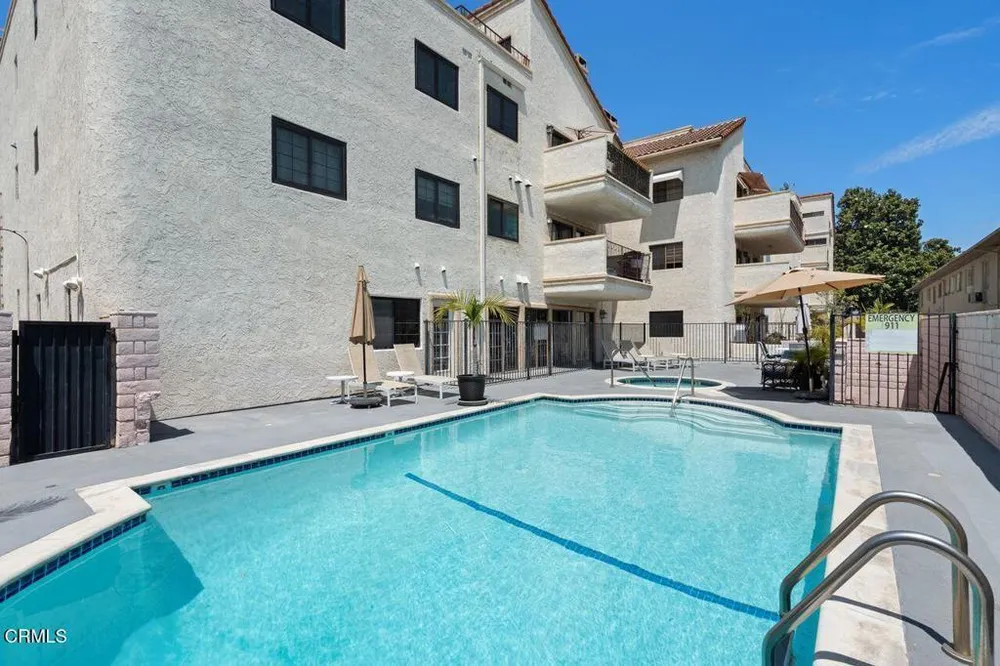 227 S Madison Ave, Pasadena, CA 91101