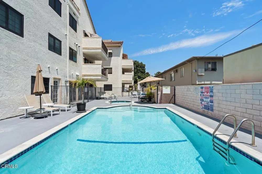 227 S Madison Ave, Pasadena, CA 91101