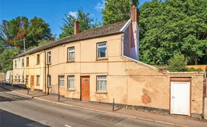 Exeter Road, Crediton, Devon, EX17 photo