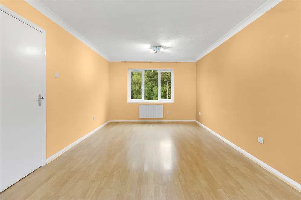 Property carousel item 4