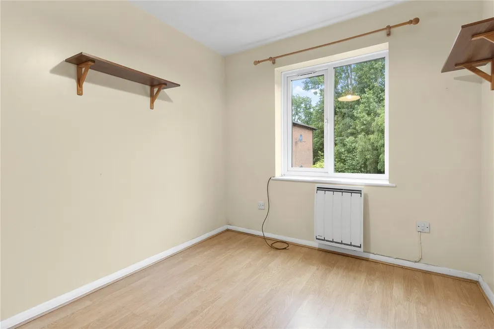 Property carousel item 10