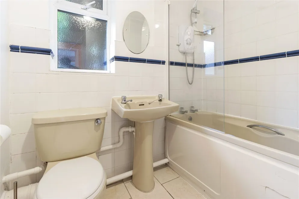 Property carousel item 12