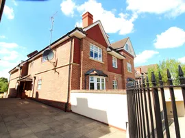 Shoppenhangers Road, MAIDENHEAD photo