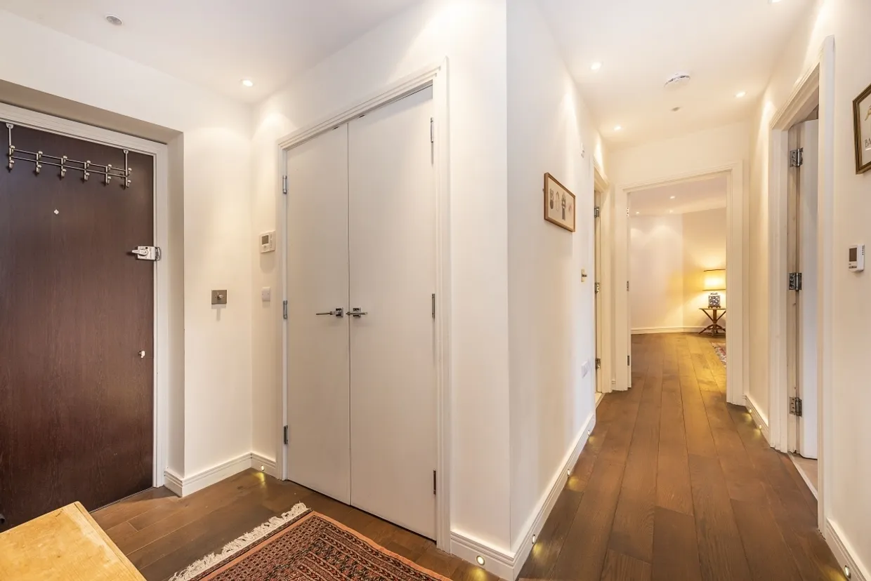 Brighton Road, Surbiton, KT6 photo 3