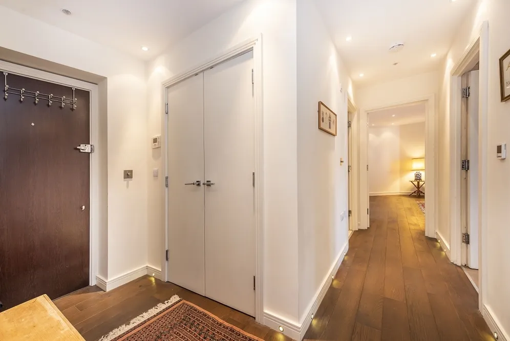 Brighton Road, Surbiton, KT6 photo 3