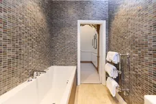 Rosebery Road, London, N10 photo 23