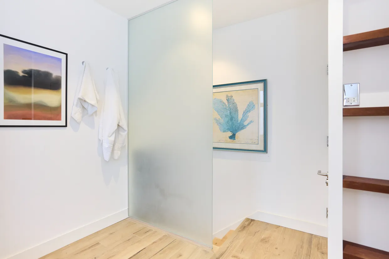 Rosebery Road, London, N10 photo 36