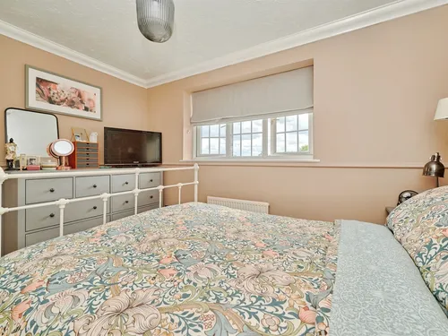 Lunardi Court, Puckeridge, WAREphoto