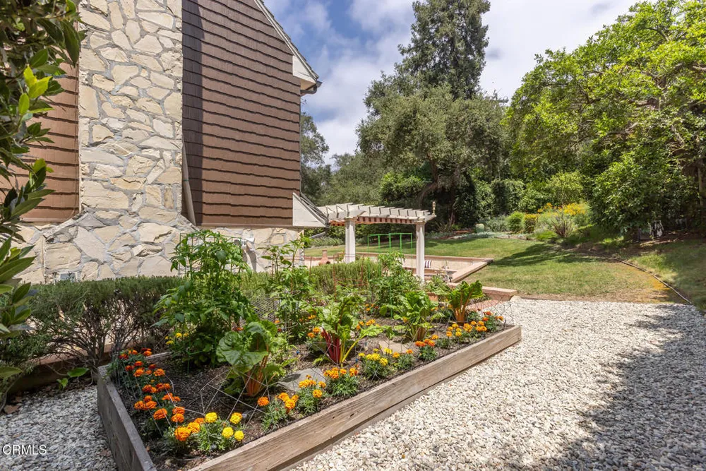 3788 Chevy Chase Dr, La Canada Flintridge, CA 91011