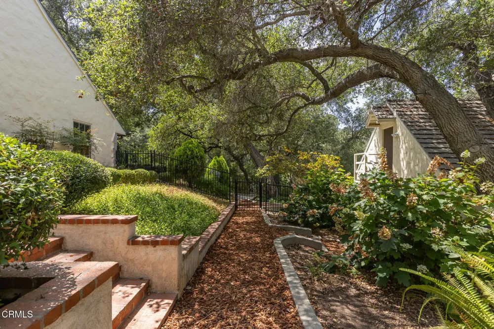3788 Chevy Chase Dr, La Canada Flintridge, CA 91011