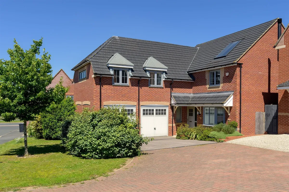 Falcon Road, Corby