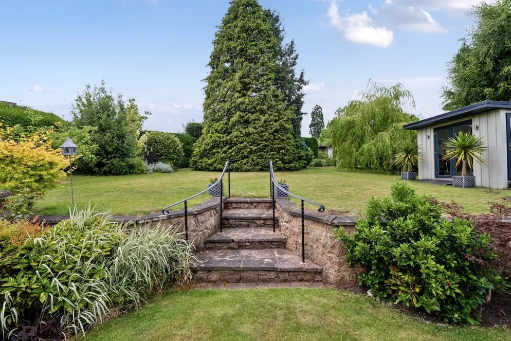 Property carousel item 17