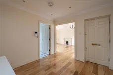 The Downs, London, SW20 photo 4