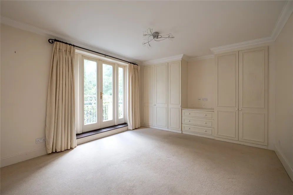 The Downs, London, SW20 photo 6