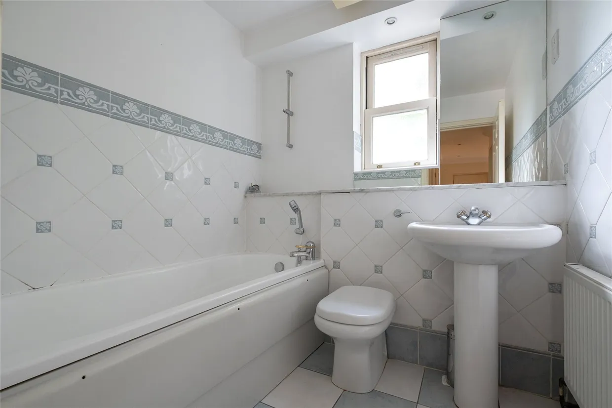 The Downs, London, SW20 photo 11