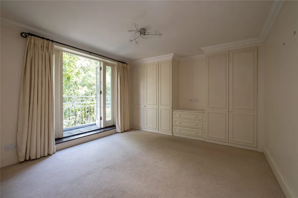 The Downs, London, SW20 photo 15