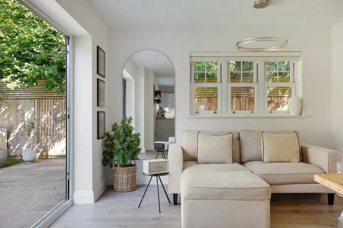 Denoras Close, Horley, Surrey, RH6