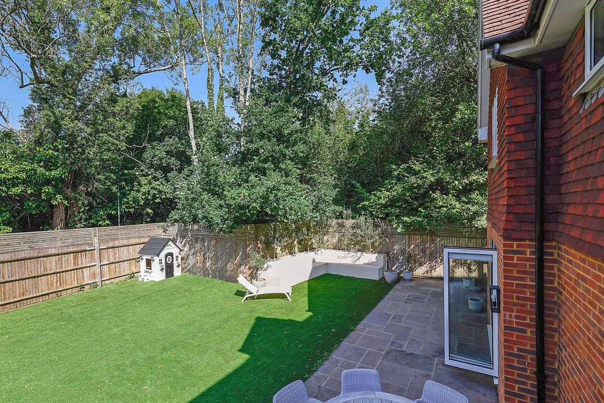 Denoras Close, Horley, Surrey, RH6