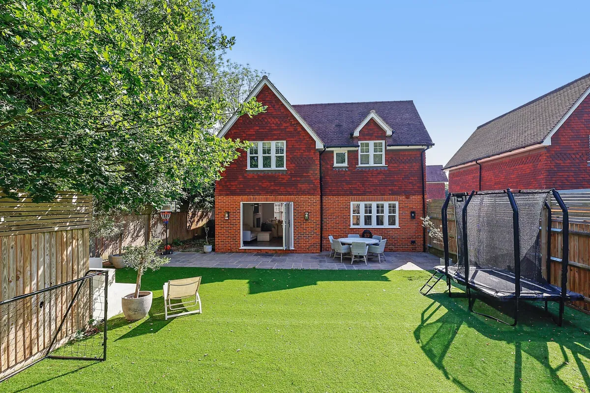 Denoras Close, Horley, Surrey, RH6