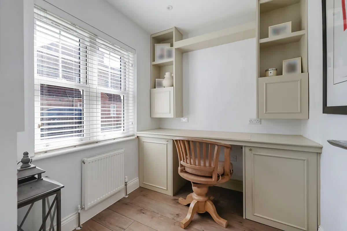 Denoras Close, Horley, Surrey, RH6
