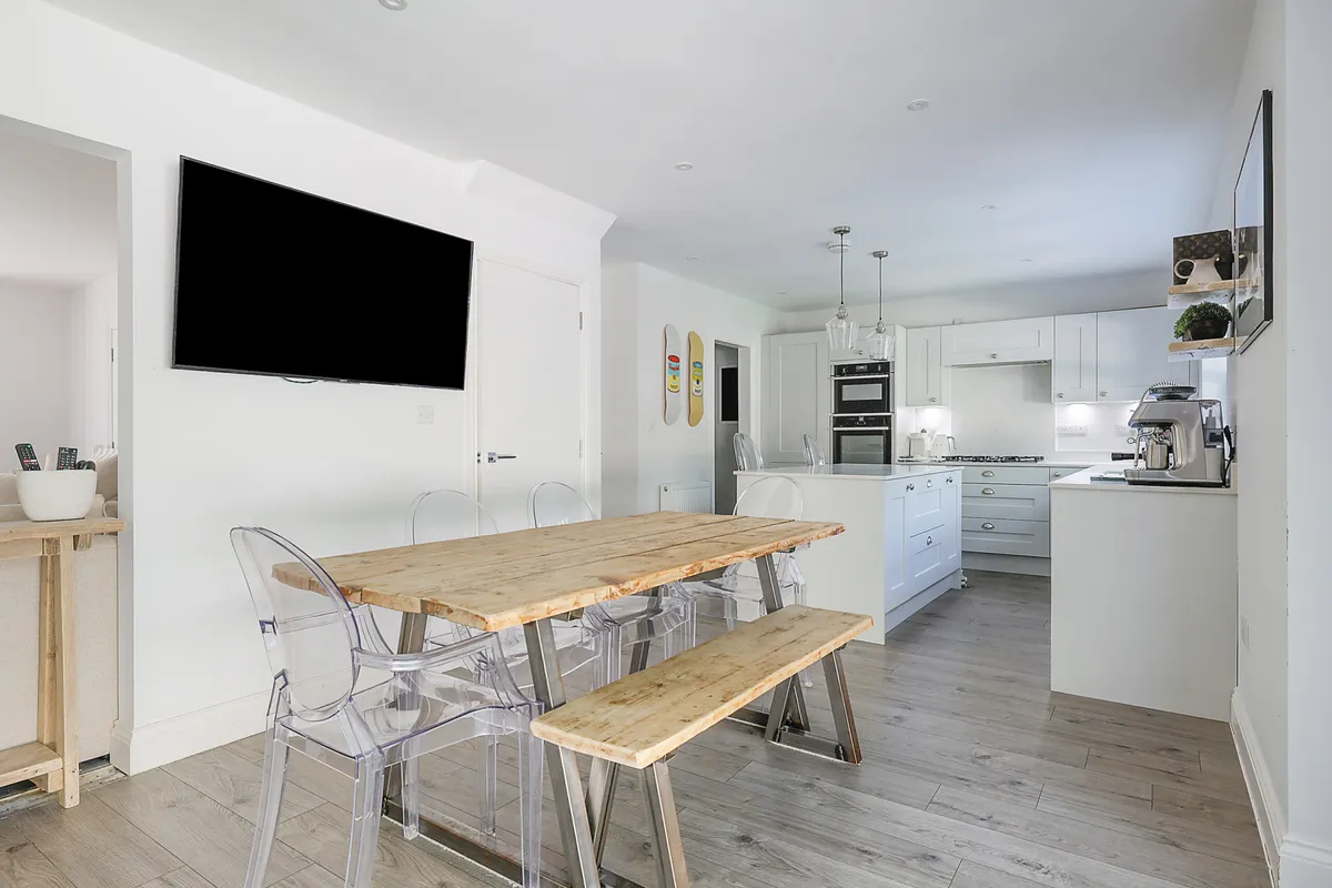 Denoras Close, Horley, Surrey, RH6