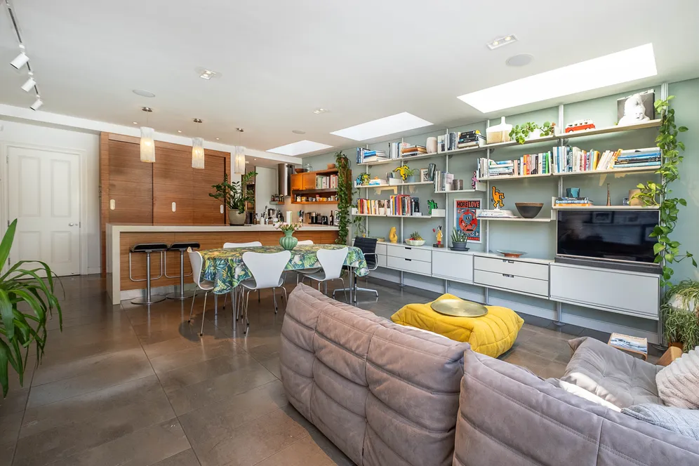 Kingston Lane, Teddington, TW11 photo 6