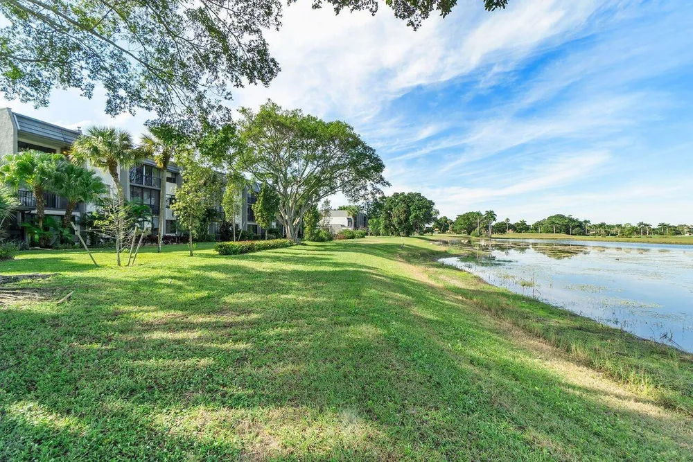 4832 Esedra Ct, Lake Worth, FL 33467