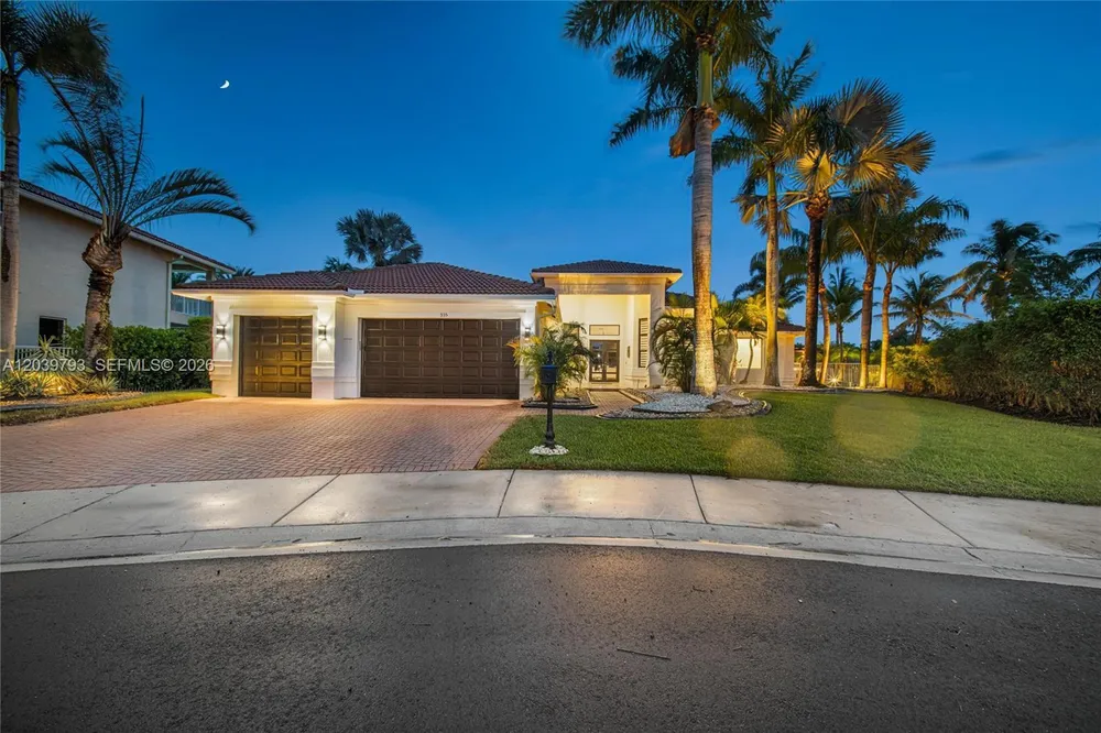 935 Gulfstream Ct, Weston, FL 33327