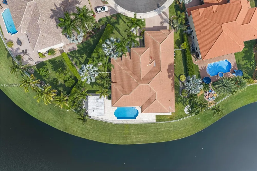 935 Gulfstream Ct, Weston, FL 33327