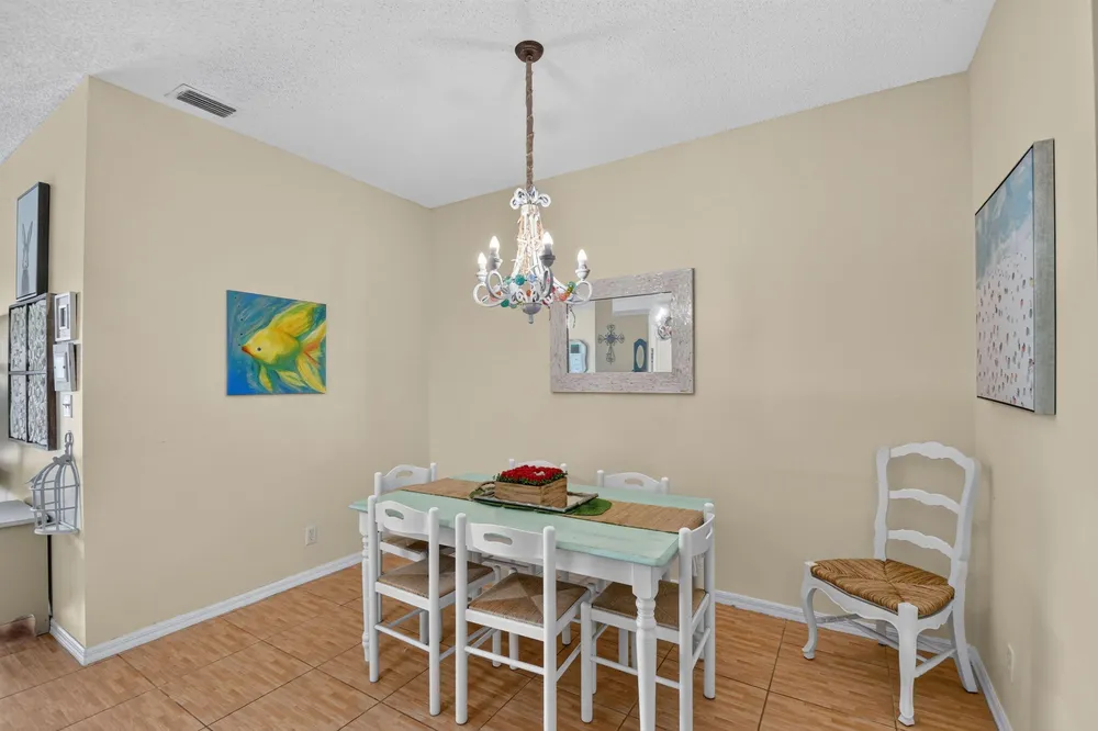 3162 Via Poinciana, Lake Worth, FL 33467