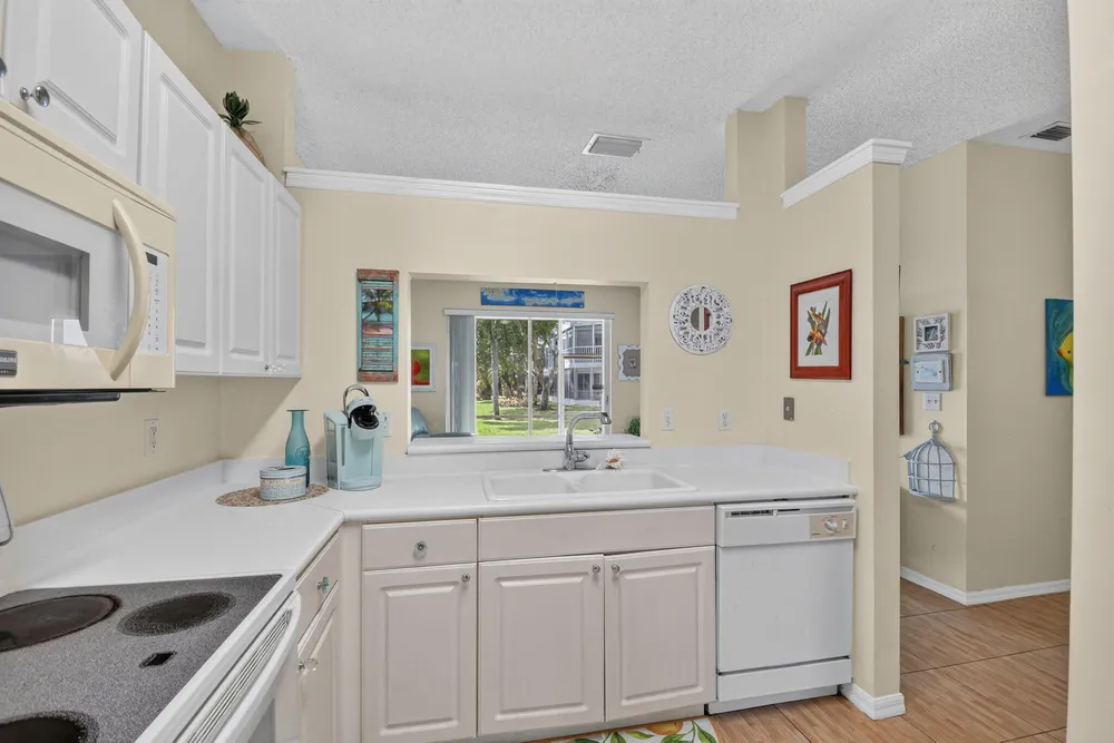 3162 Via Poinciana, Lake Worth, FL 33467