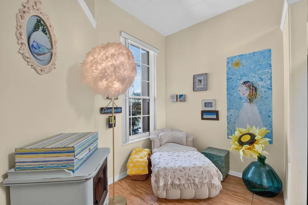 3162 Via Poinciana, Lake Worth, FL 33467