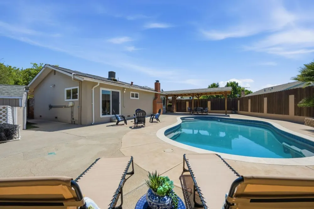 373 Edythe St, Livermore, CA 94550