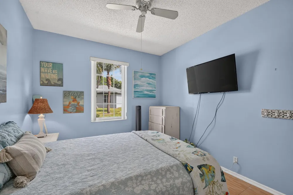 3162 Via Poinciana, Lake Worth, FL 33467