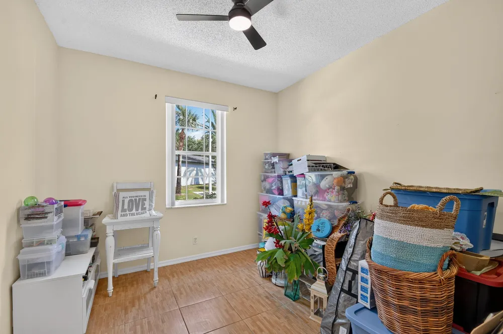 3162 Via Poinciana, Lake Worth, FL 33467