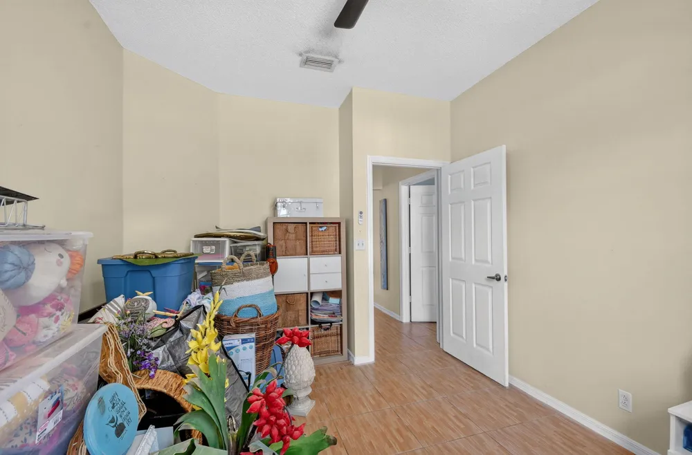 3162 Via Poinciana, Lake Worth, FL 33467