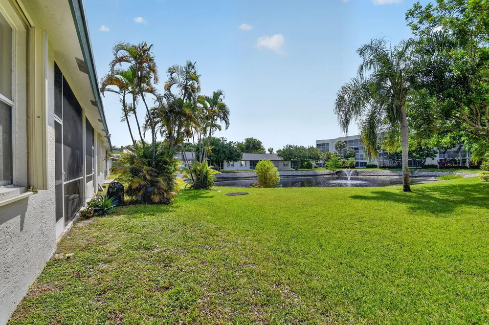 3162 Via Poinciana, Lake Worth, FL 33467