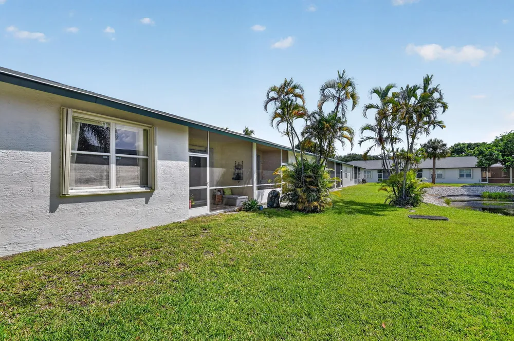 3162 Via Poinciana, Lake Worth, FL 33467