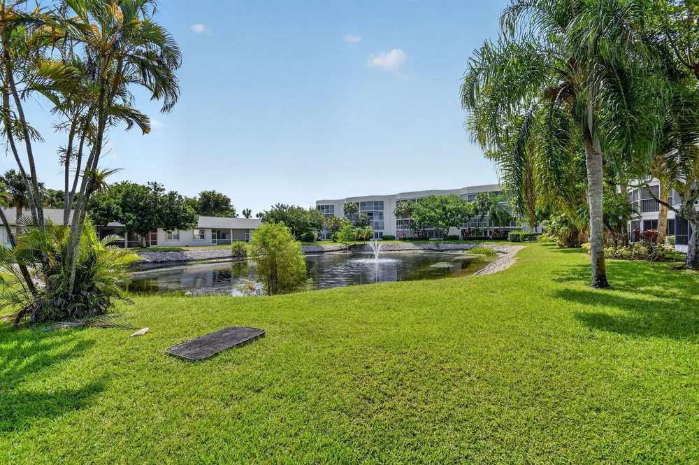 3162 Via Poinciana, Lake Worth, FL 33467