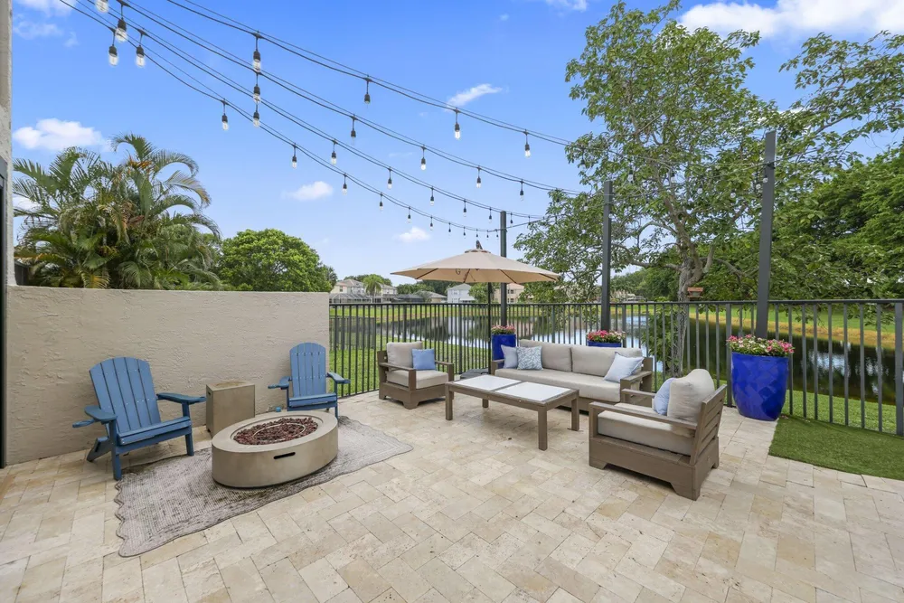 7518 Oak Grove Circle, Lake Worth Beach, FL 33467