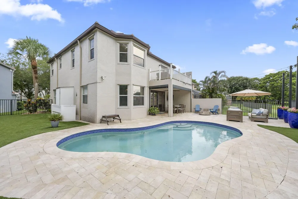 7518 Oak Grove Circle, Lake Worth Beach, FL 33467