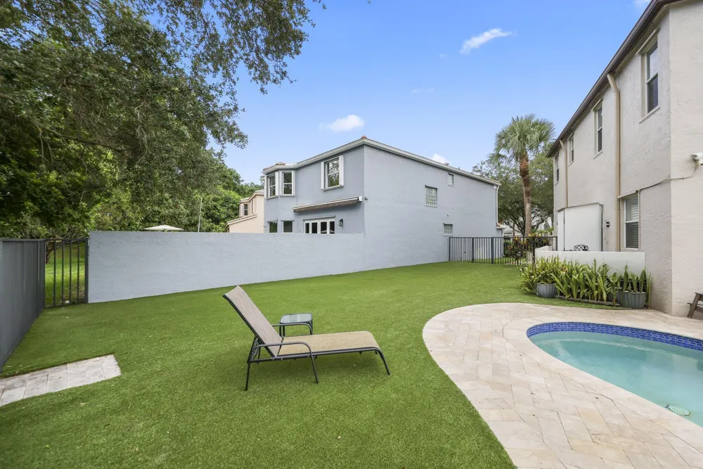 7518 Oak Grove Circle, Lake Worth Beach, FL 33467