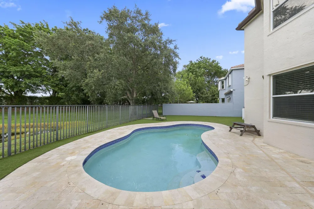 7518 Oak Grove Circle, Lake Worth Beach, FL 33467