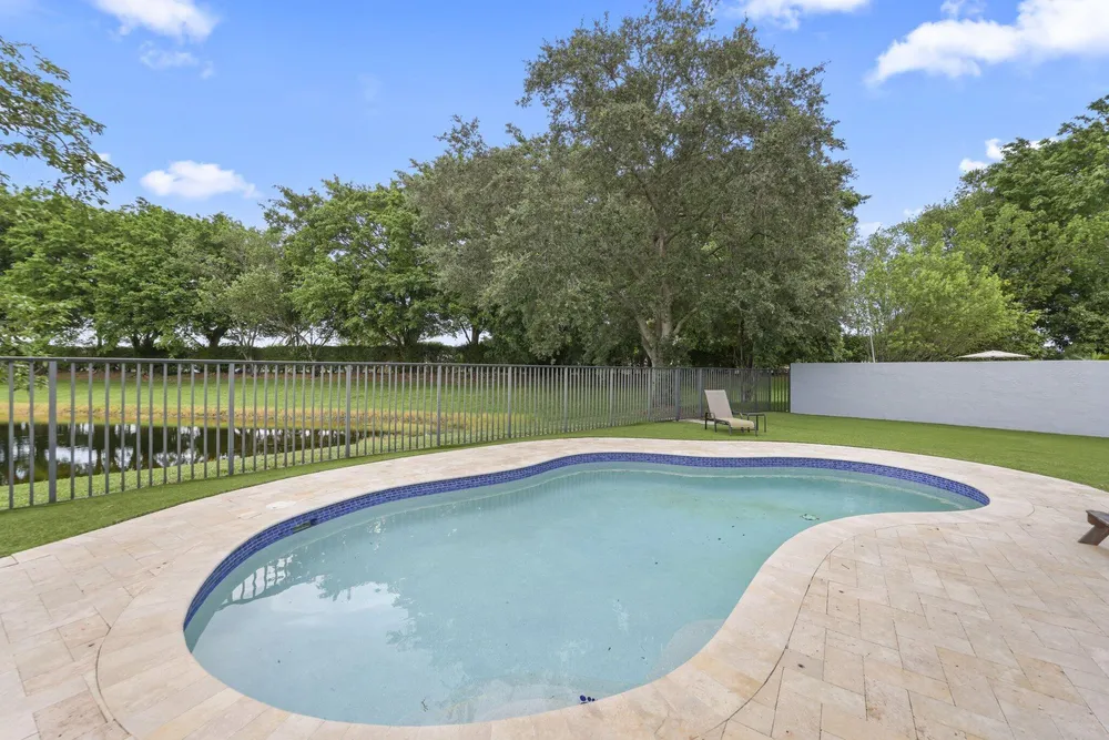 7518 Oak Grove Circle, Lake Worth Beach, FL 33467