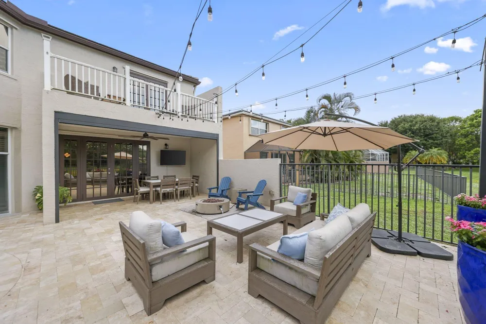 7518 Oak Grove Circle, Lake Worth Beach, FL 33467