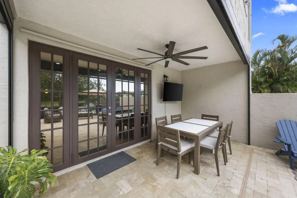 7518 Oak Grove Circle, Lake Worth Beach, FL 33467