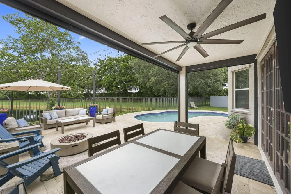 7518 Oak Grove Circle, Lake Worth Beach, FL 33467