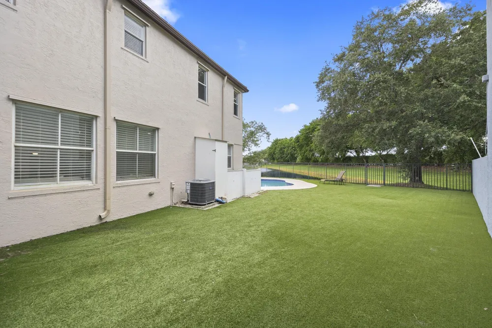 7518 Oak Grove Circle, Lake Worth Beach, FL 33467
